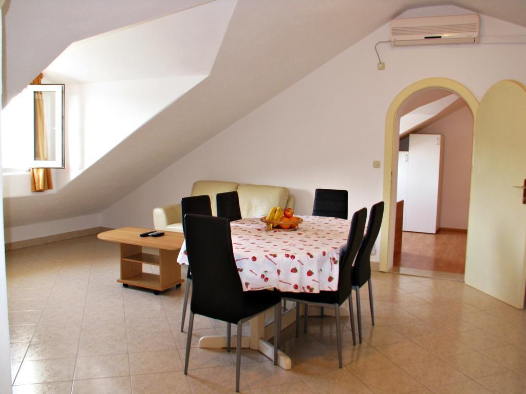 Apartment Martinic Pucisca Szoba fotó