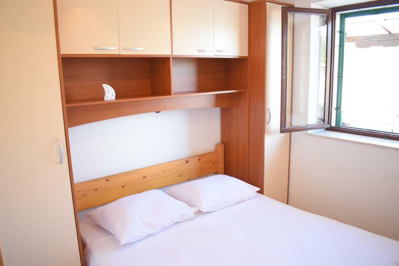 Apartment Martinic Pucisca Kültér fotó